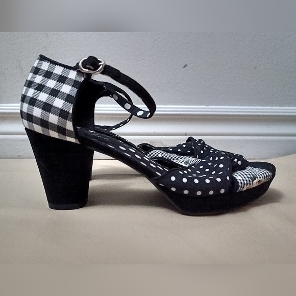NEW 60s Xanthe Peeptoe Pumps in Black - Picture 1 of 3